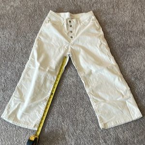 Levi’s cropped jeans